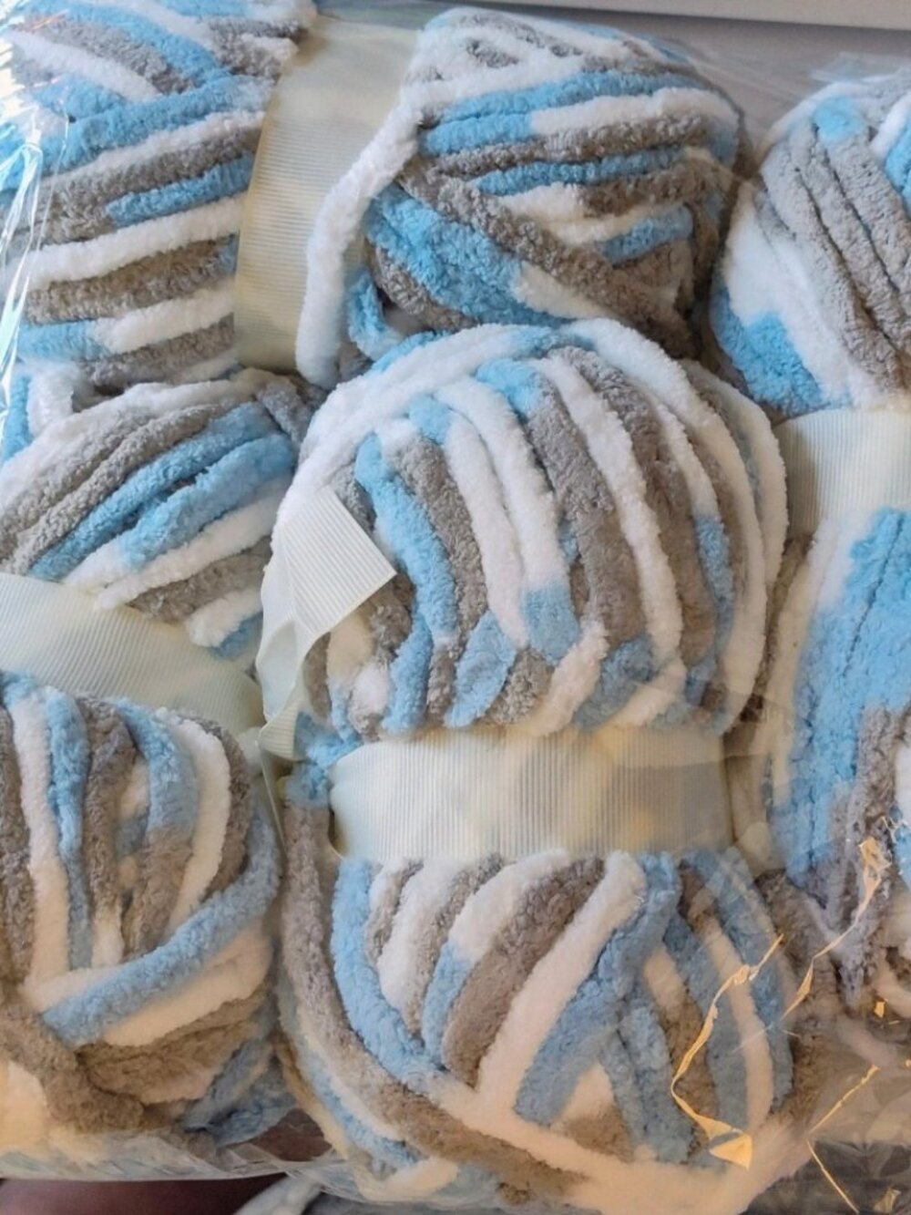 Bernet Super Soft Bulky Yarn 4 Skeins